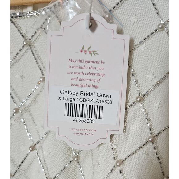Ivy City Co Gatsby Dress In White Cream Size XL Retro Winter Wedding NWT Bride - Picture 5 of 15